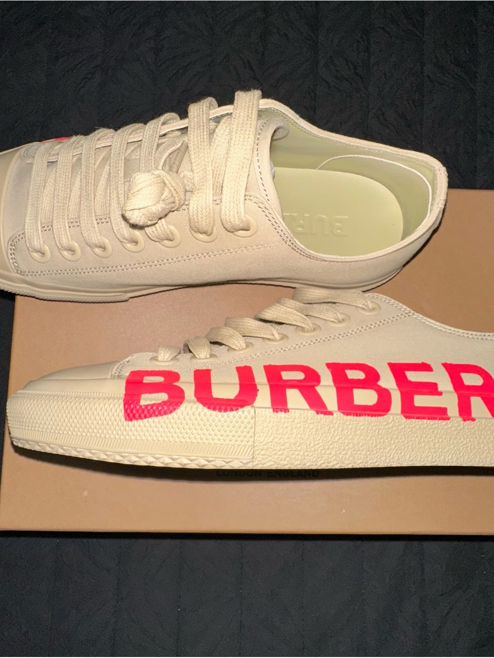 Burberry Beige Low-Top Sneakers with Neon Pink Logo - Picture 3 of 7